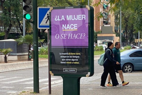 La mujer nace y se hace. La cultura interviene en la construcción femenina, pero no decide mujer
